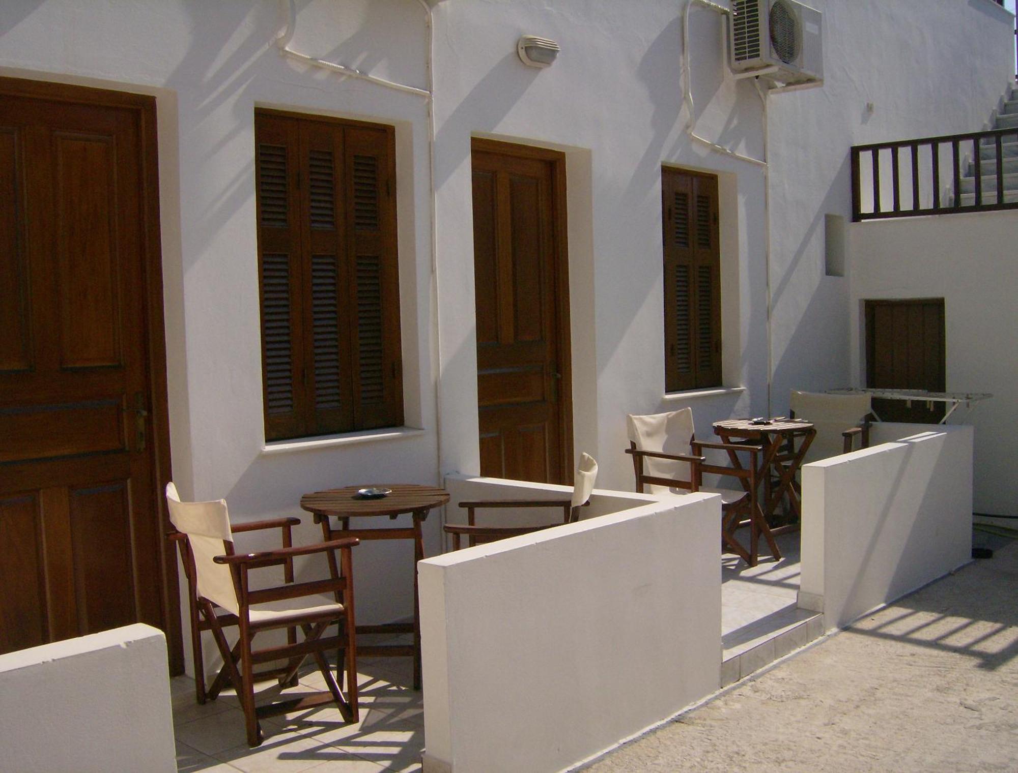 Katerina Apartments Triovasalos Exterior photo